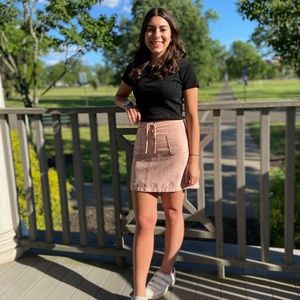 Meet your Posher, Michaela